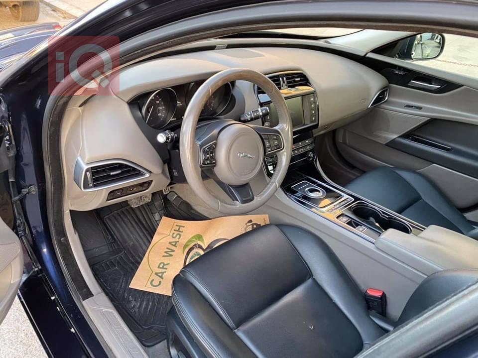 جاكوار XE
